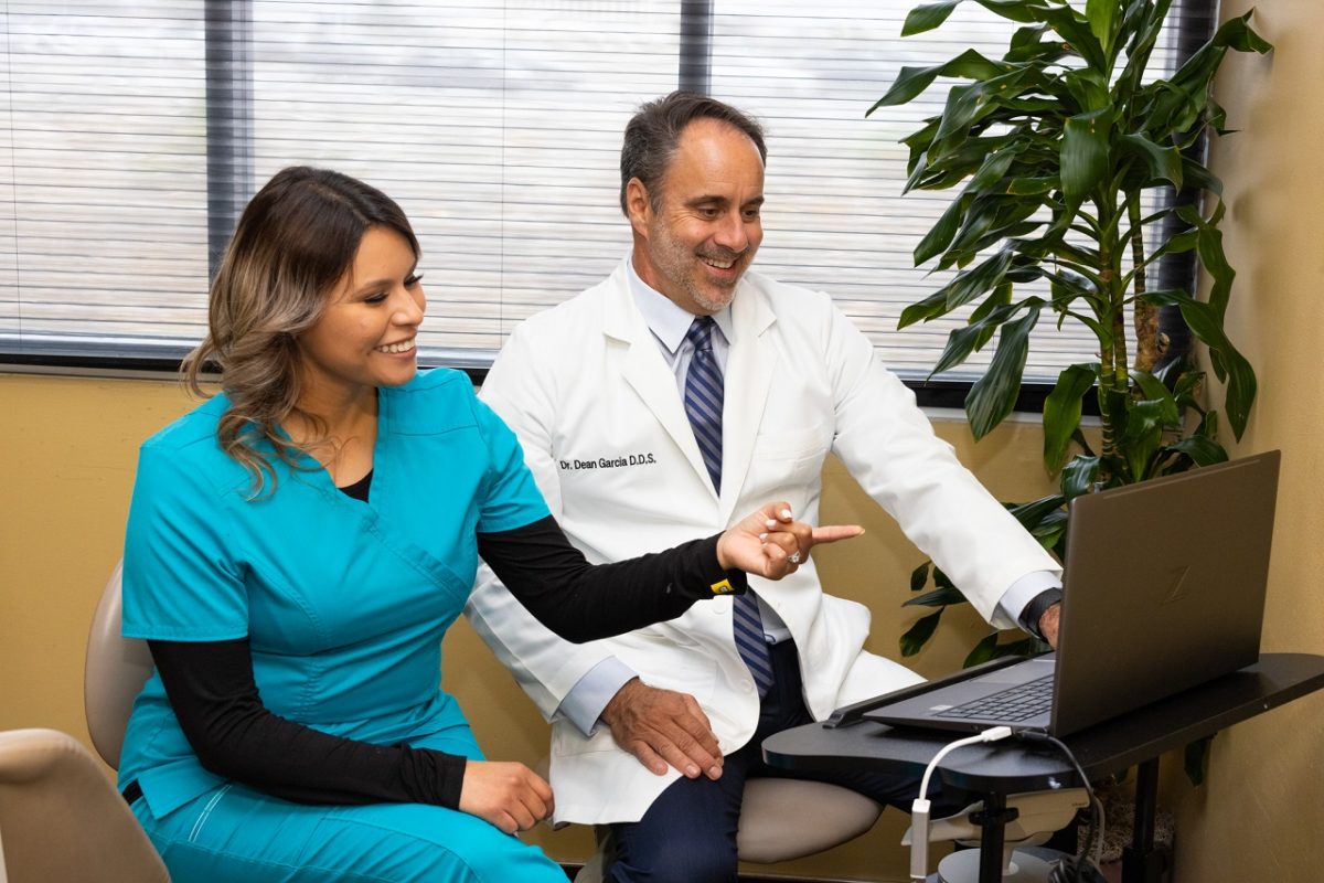 bad breath dentist, bad breath specialist, halitosis dentist, get rid of bad breath, causes of bad breath, bad breath treatment